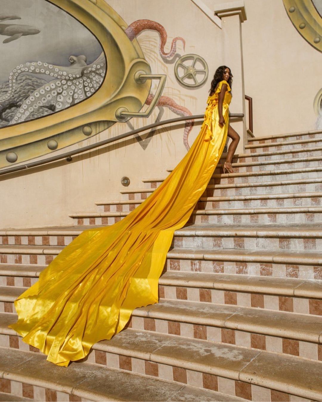 Yellow Dress – Dubai flying dress photoshoot
