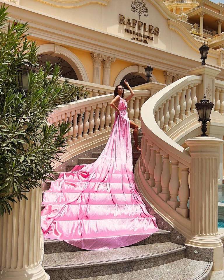 Rose Pink Dress – Dubai flying dress photoshoot